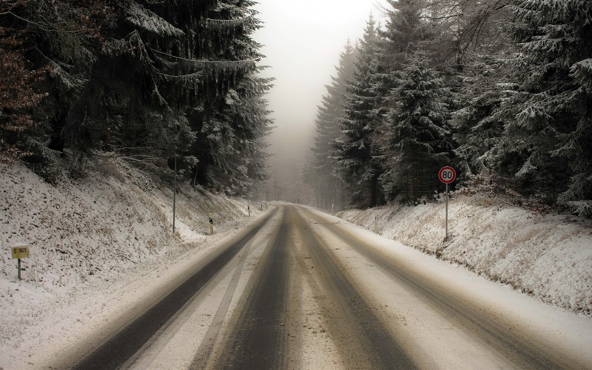 Дорога через снег